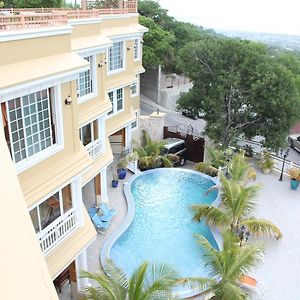 Lebon Hotel